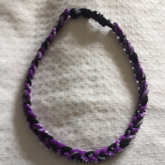 Jewelry - Cord necklace 20 inches